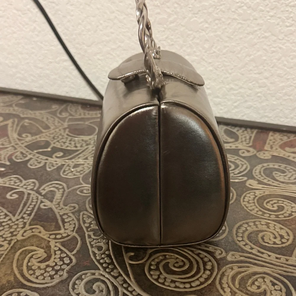 Rodo Metallic gold Clutch - Picture 3 of 7